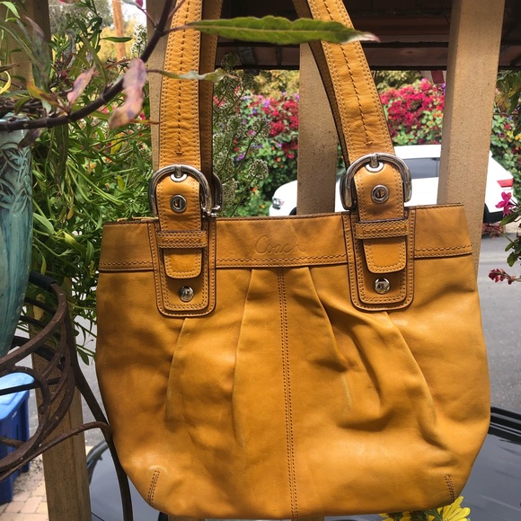 Coach bag Re-Posh. - Picture 3 of 8